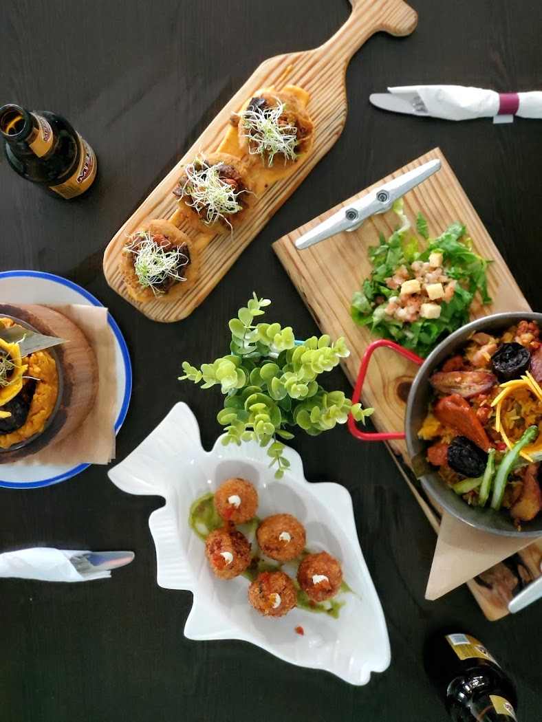 Sal de Mar Restaurant & Rooftop Bar